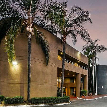 Travelodge By Wyndham Commerce Los Angeles Area Bagian luar foto