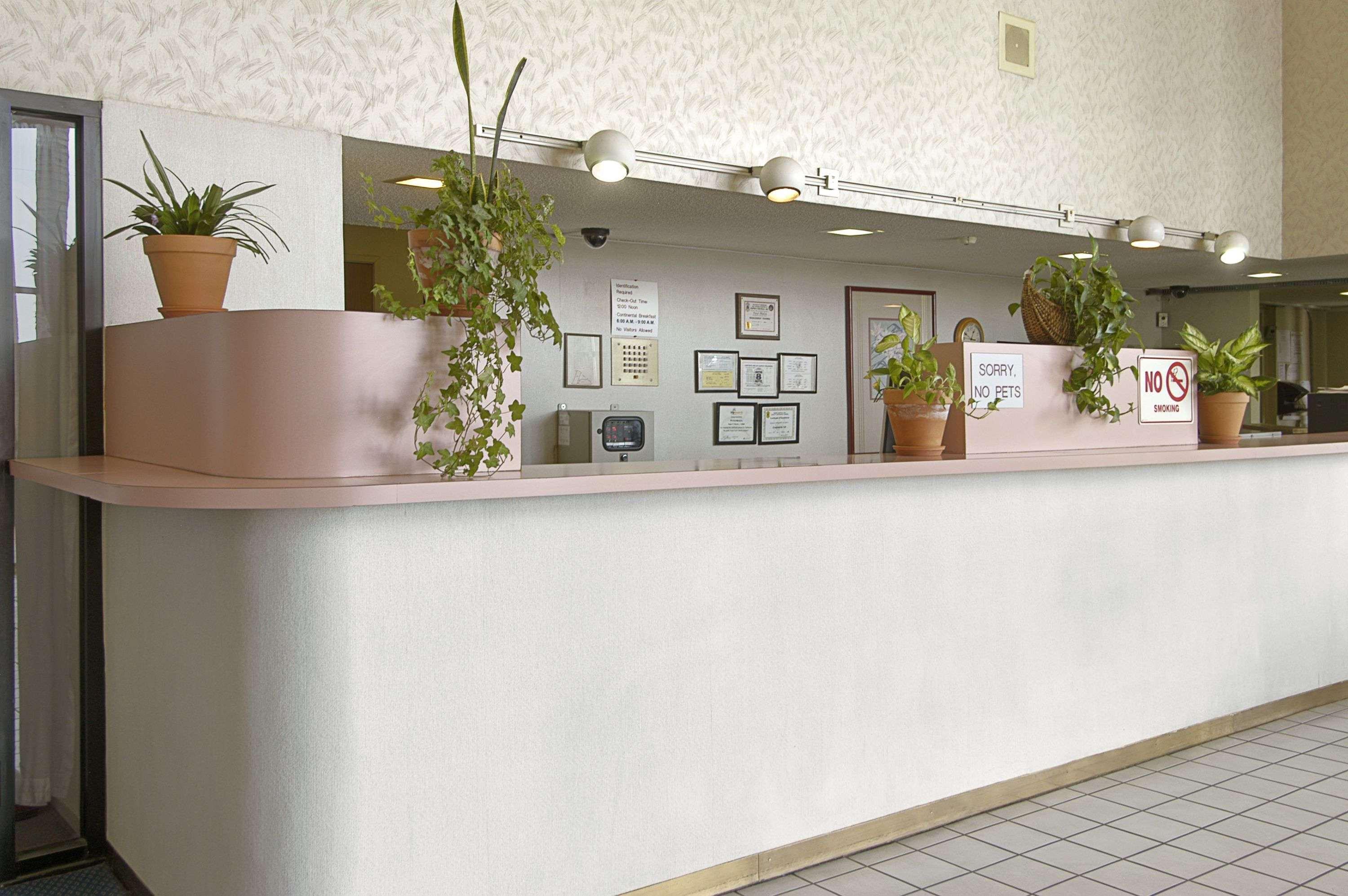 Travelodge By Wyndham Commerce Los Angeles Area Bagian luar foto