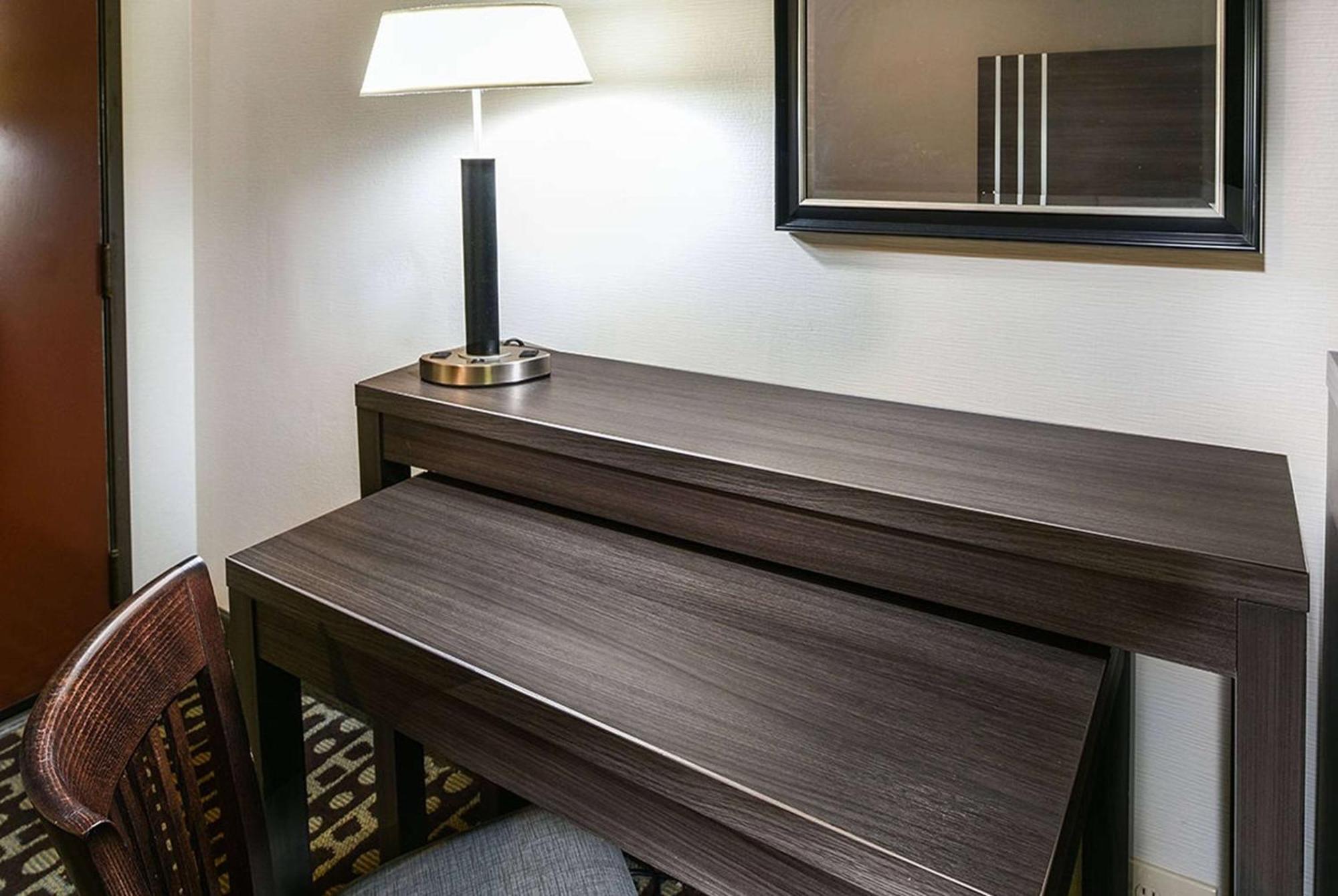 Travelodge By Wyndham Commerce Los Angeles Area Bagian luar foto